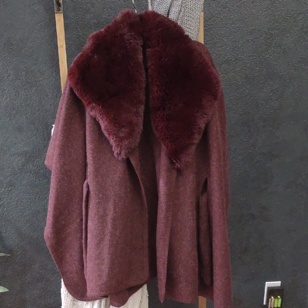 Jones New York Burgundy Teddy Jacket with Faux Fur Collar